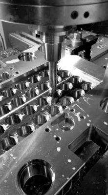 قالب تزریق پلاستیک پایه فولاد رنگ CNC ماشینکاری سنگ زنی دقیق