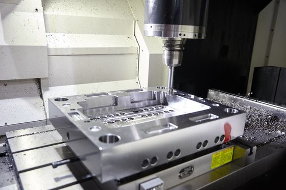 ماشینکاری CNC پایه قالب تزریقی Mazak ASTM 1050 JIS S50C
